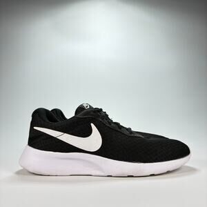 Nike Tanjun Black White Athletic Lace Up Running Shoe 812655-011 Women's Size 7